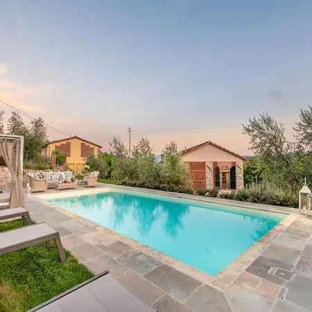 Rustic Elegance In The Heart Of Tuscany *