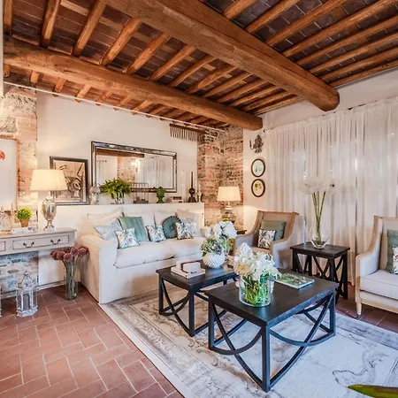 Rustic Elegance In The Heart Of Tuscany